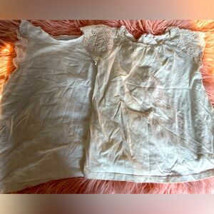 2 tee Bundle-GAP white Eyelet & OshKosh B’gosh knit sleeves-Girls Size 8